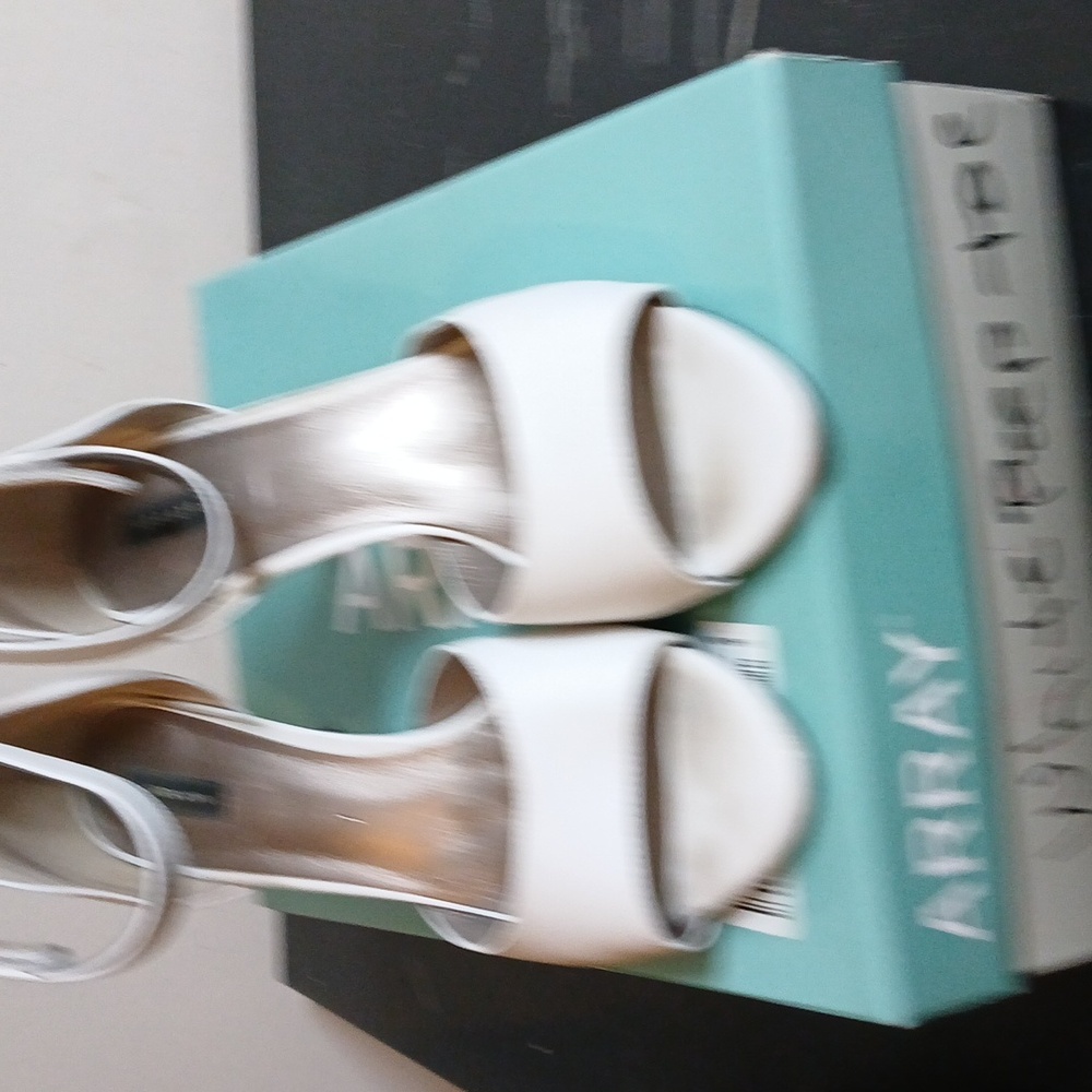 Array Women's Elegant White Heels